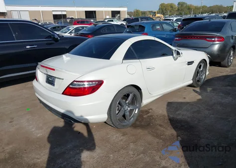 2015 Mercedes-Benz Slk 350 z USA, uszkodzony, nr VIN WDDPK5HA9FF107952